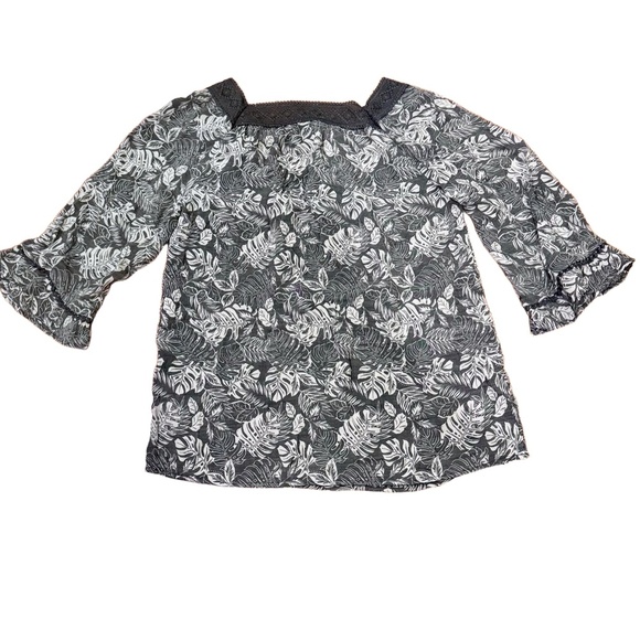 Sabrina Lauren Floral Square Neck Bell Sleeve Blouse Size Medium - Picture 5 of 5